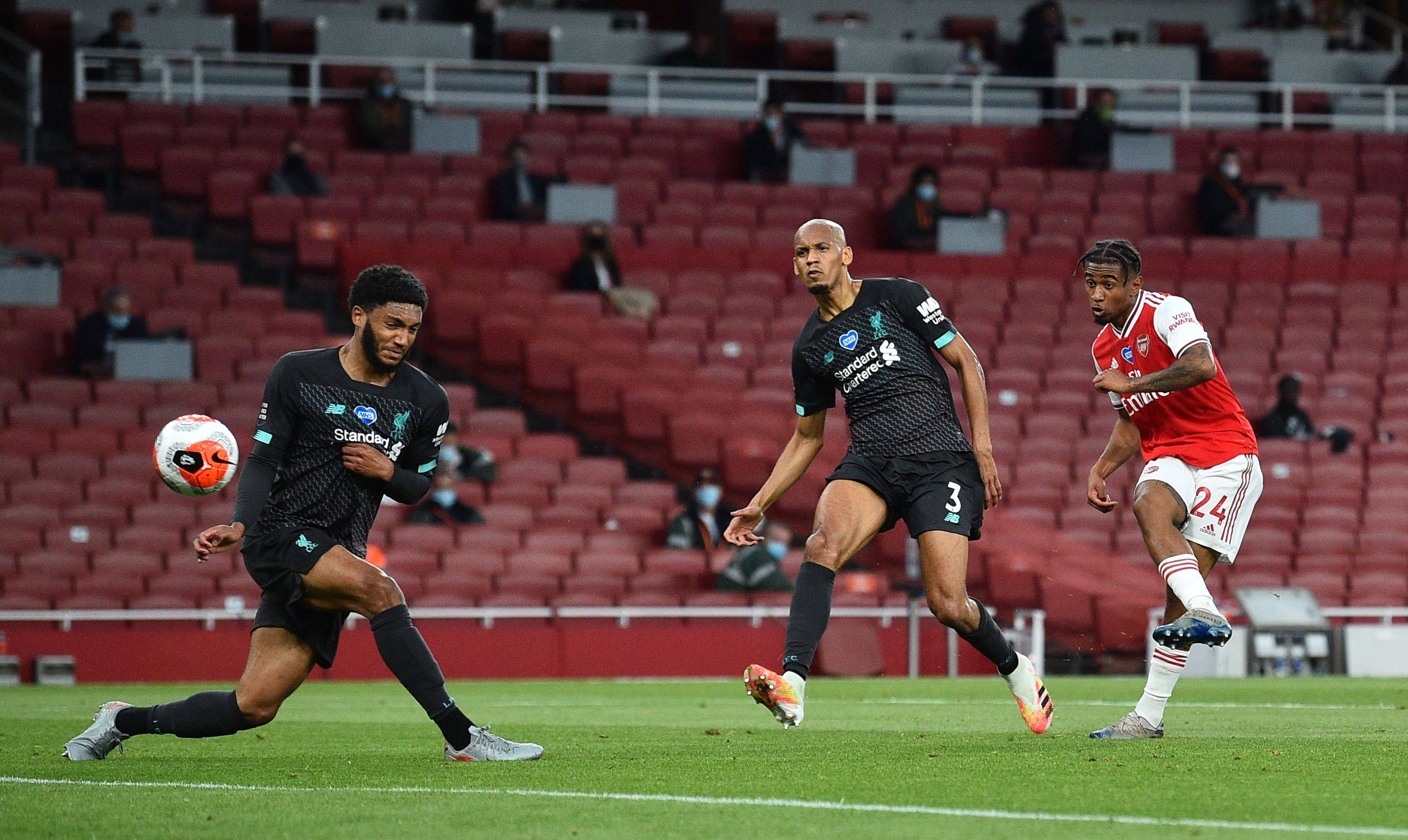 冰球运动的 冰球运动的